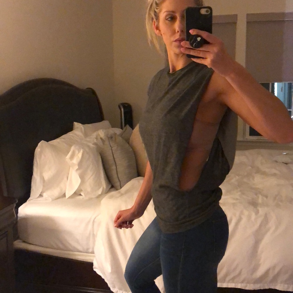 Backless top - Picture 3 of 6